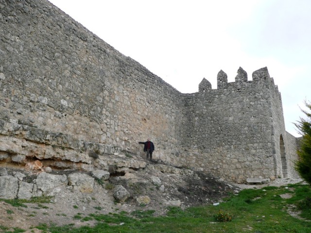 Vista exterior de la muralla de Urueña