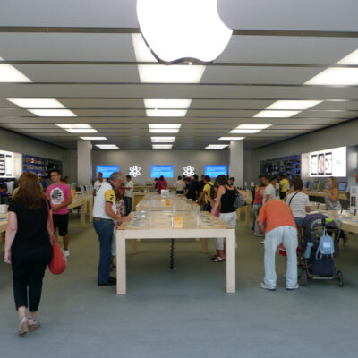 Apple Store Madrid-Xanadú, vista general de las mesas