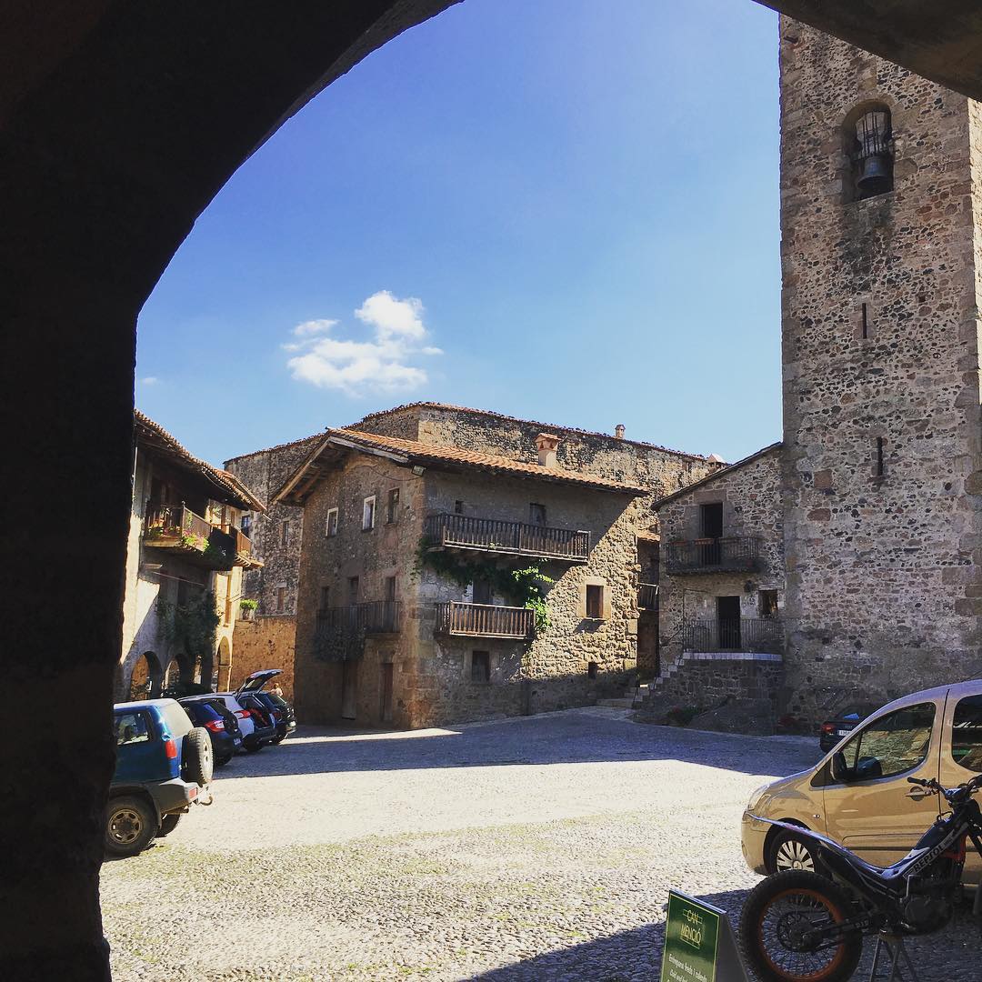 De ruta medieval. Entre curvas y piedras