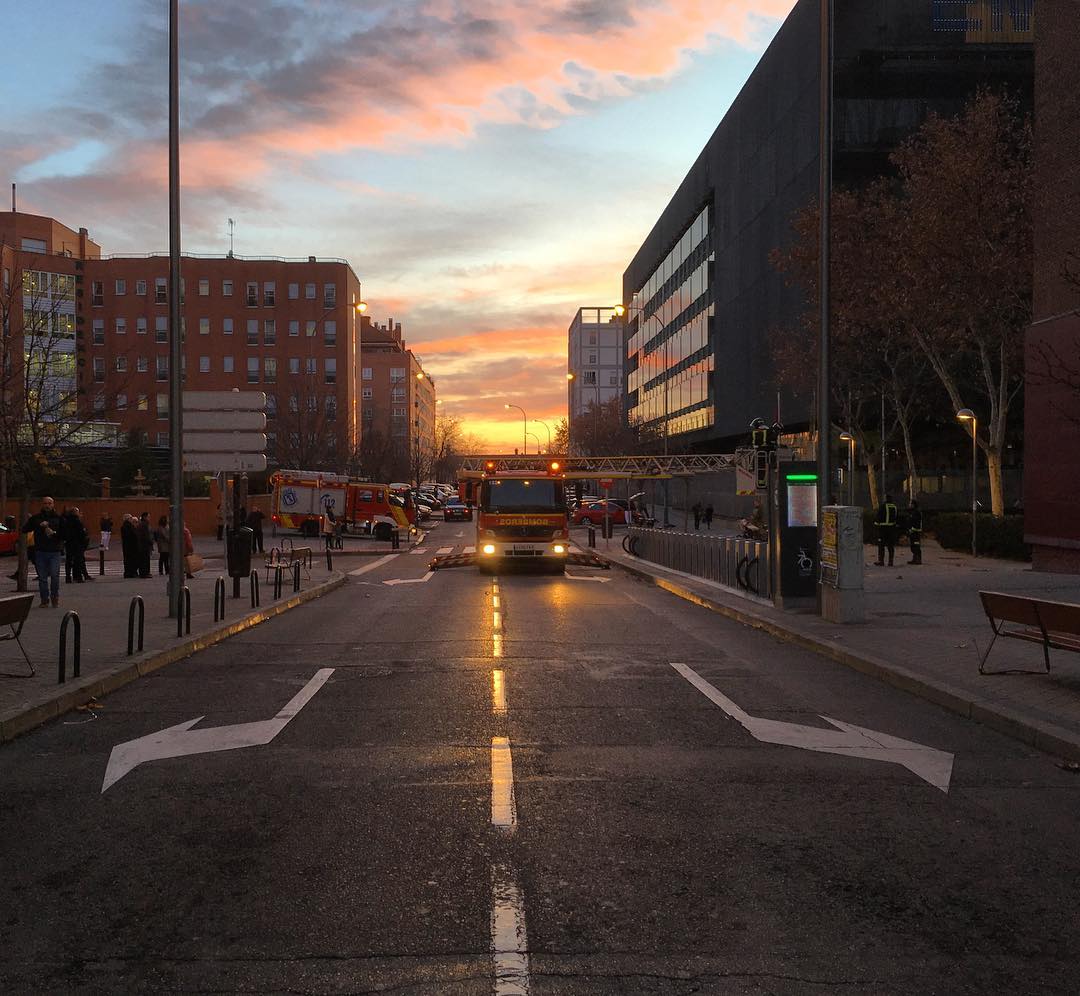 Los bomberos siempre animan una tarde fría